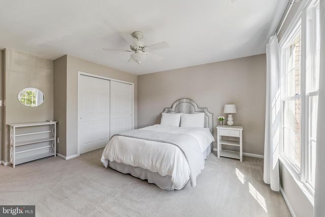 12537 RIDGEGATE DR, Herndon, VA 20170