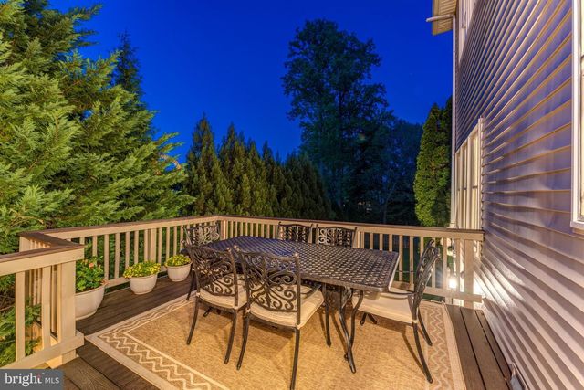 12537 RIDGEGATE DR, Herndon, VA 20170