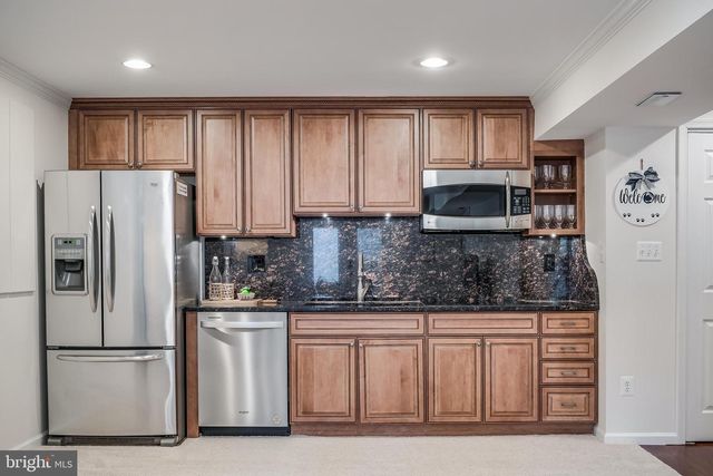 12537 RIDGEGATE DR, Herndon, VA 20170