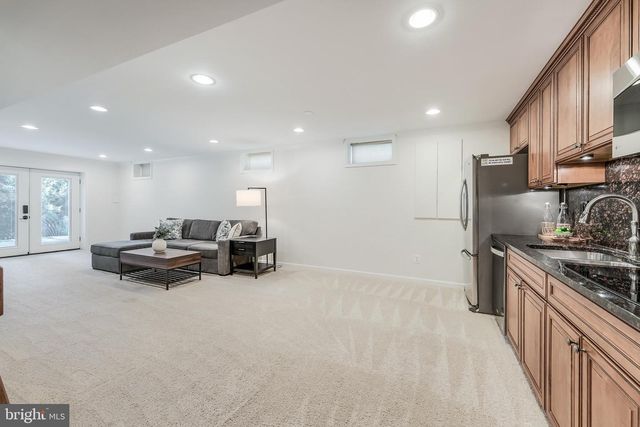 12537 RIDGEGATE DR, Herndon, VA 20170