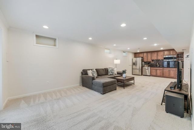 12537 RIDGEGATE DR, Herndon, VA 20170
