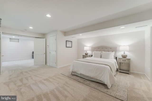 12537 RIDGEGATE DR, Herndon, VA 20170