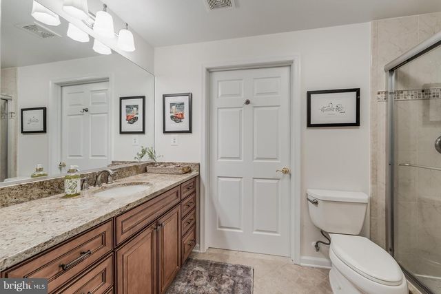 12537 RIDGEGATE DR, Herndon, VA 20170