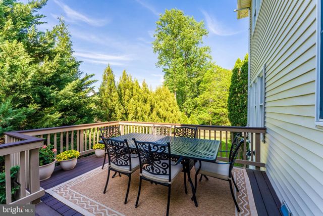 12537 RIDGEGATE DR, Herndon, VA 20170