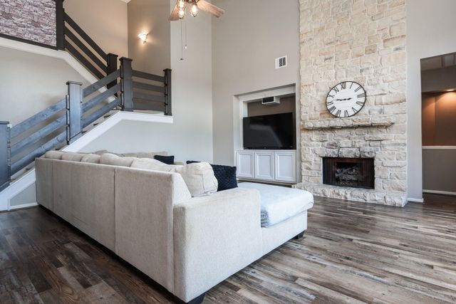 3239 Braesview Drive, Pearland, TX 77584