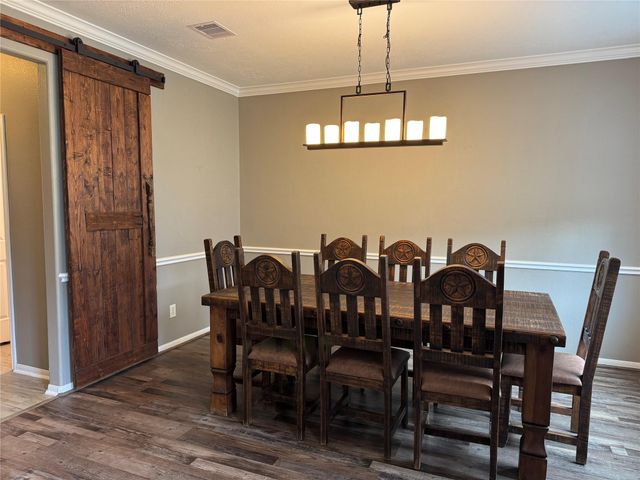 3239 Braesview Drive, Pearland, TX 77584