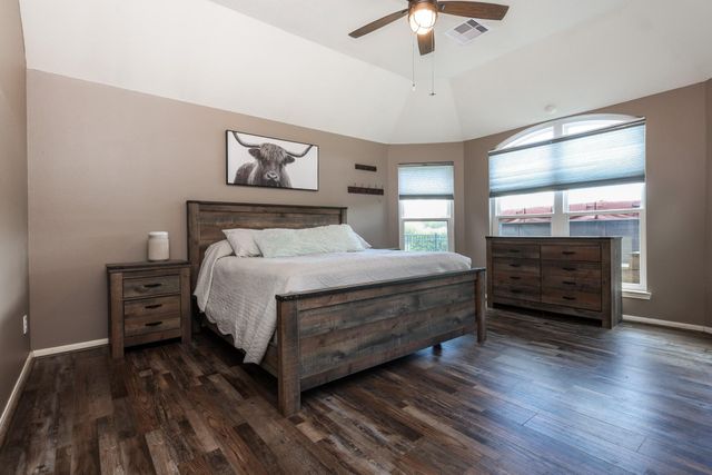 3239 Braesview Drive, Pearland, TX 77584