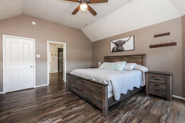 3239 Braesview Drive, Pearland, TX 77584