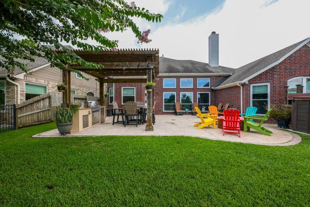 3239 Braesview Drive, Pearland, TX 77584