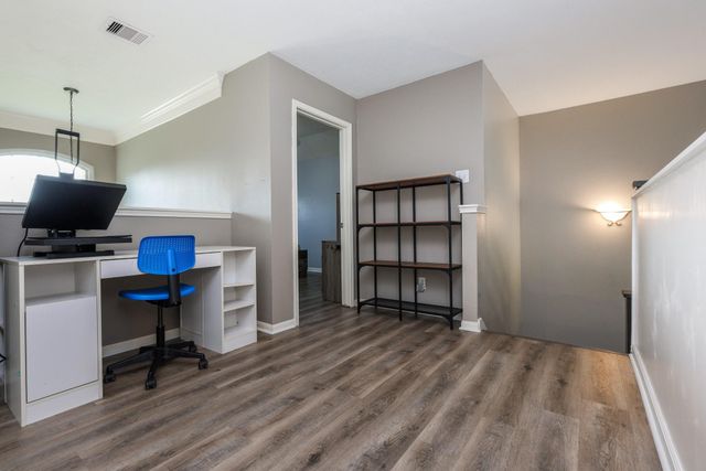 3239 Braesview Drive, Pearland, TX 77584