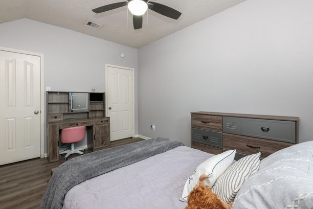 3239 Braesview Drive, Pearland, TX 77584