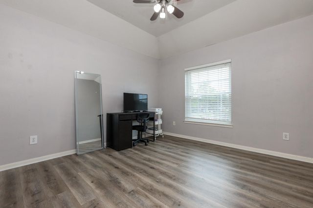 3239 Braesview Drive, Pearland, TX 77584
