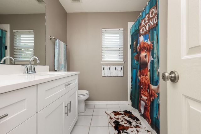 3239 Braesview Drive, Pearland, TX 77584