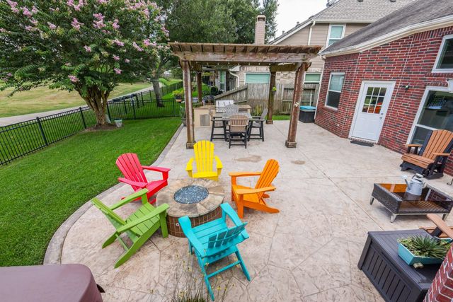 3239 Braesview Drive, Pearland, TX 77584