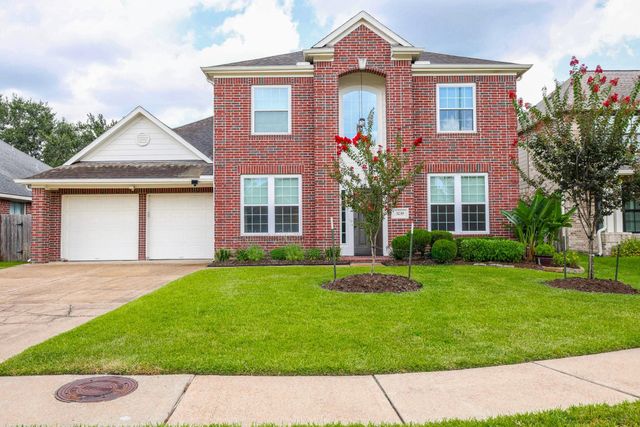 3239 Braesview Drive, Pearland, TX 77584