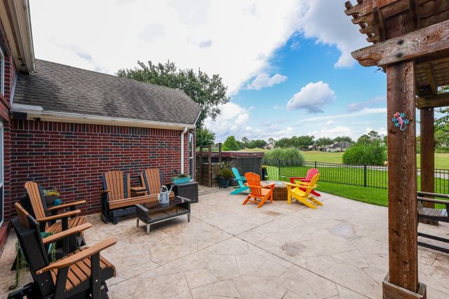 3239 Braesview Drive, Pearland, TX 77584