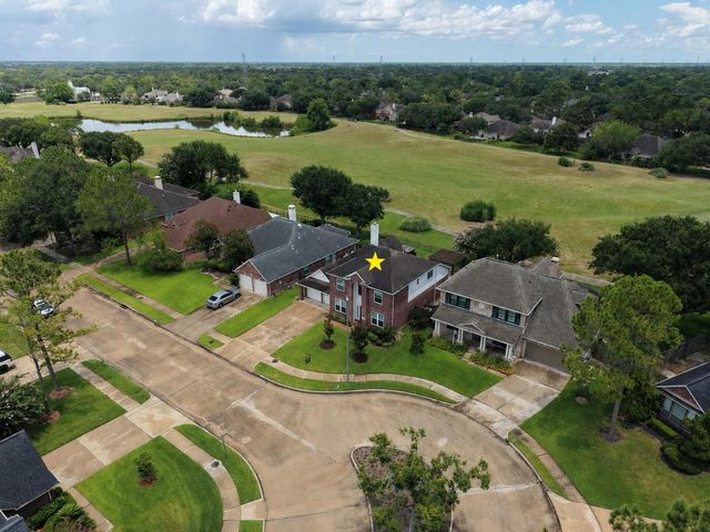 3239 Braesview Drive, Pearland, TX 77584