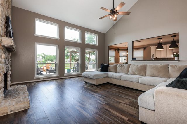 3239 Braesview Drive, Pearland, TX 77584