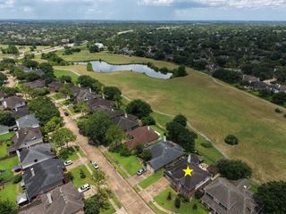 3239 Braesview Drive, Pearland, TX 77584