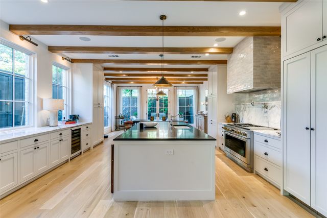 4007 Hawthorne Avenue, Dallas, TX 75219