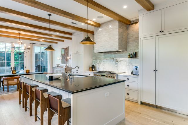 4007 Hawthorne Avenue, Dallas, TX 75219