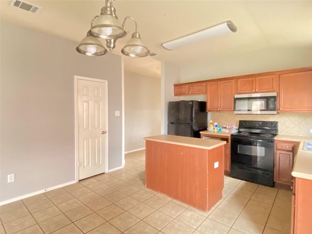 321 Altamont ST, Hutto, TX 78634