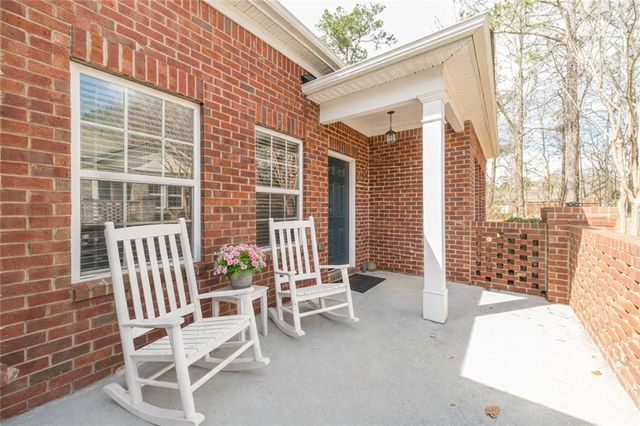 347 Villa Park Circle, Stone Mountain, GA 30087