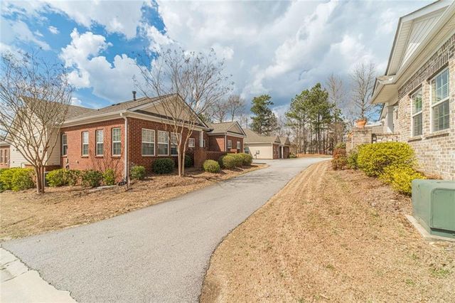 347 Villa Park Circle, Stone Mountain, GA 30087