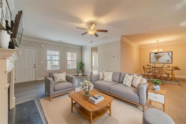 347 Villa Park Circle, Stone Mountain, GA 30087