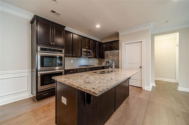 347 Villa Park Circle, Stone Mountain, GA 30087