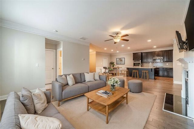 347 Villa Park Circle, Stone Mountain, GA 30087