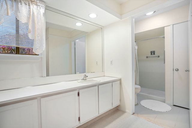 511 Heritage Village B, Southbury, CT 06488