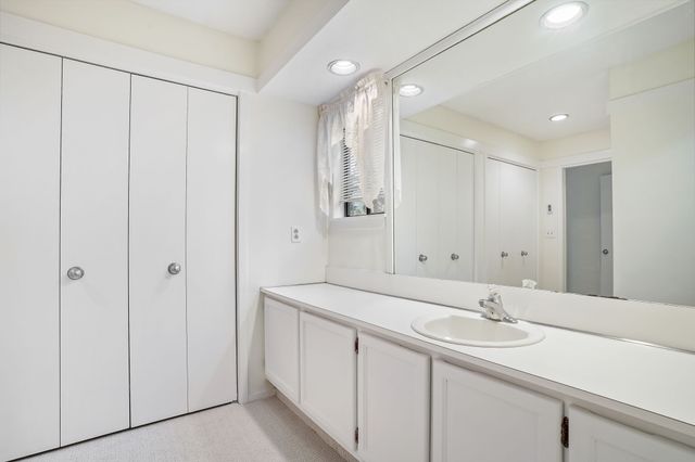 511 Heritage Village B, Southbury, CT 06488