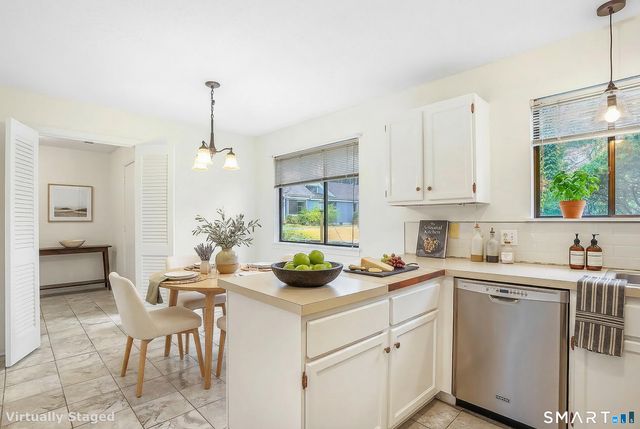 511 Heritage Village B, Southbury, CT 06488