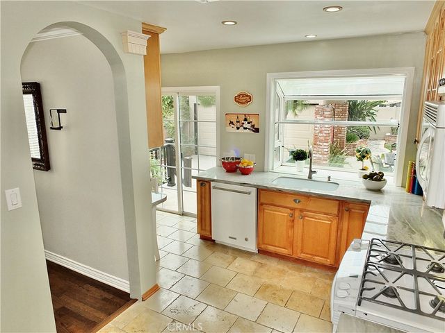 7002 E Peabody, Long Beach, CA 90808