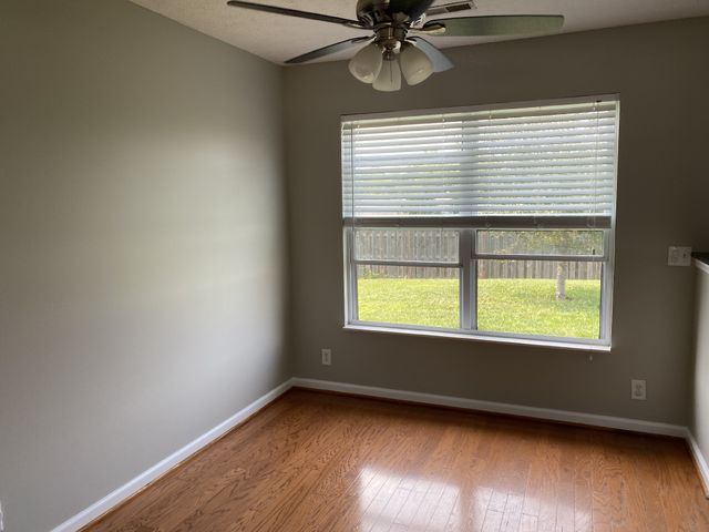 3933 Bridgeview Ln, Nashville, TN 37221