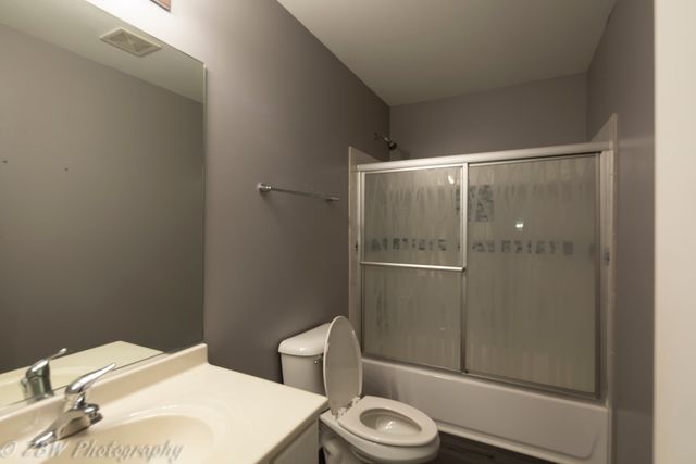 1890 Fredericksburg Lane 1890, Aurora, IL 60503