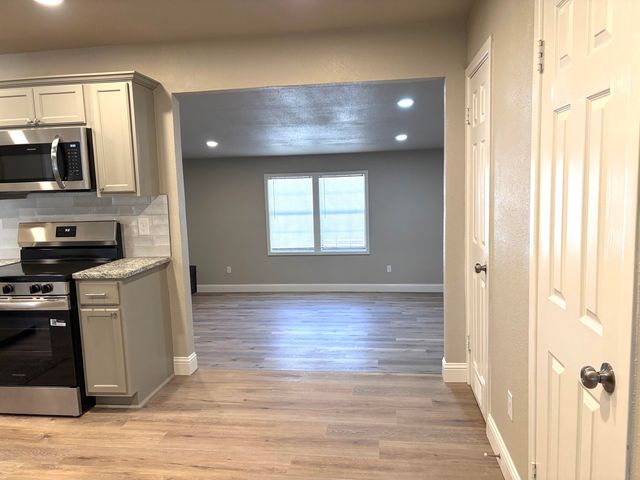 802 S Lons Street, Brownfield, TX 79316