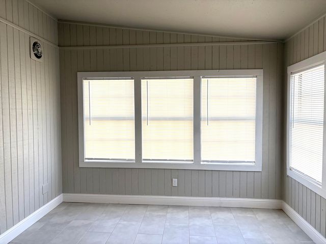 802 S Lons Street, Brownfield, TX 79316