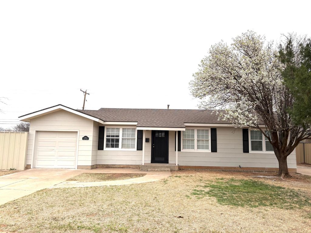 802 S Lons Street, Brownfield, TX 79316