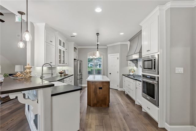 17325 Halona Court, College Station, TX 77845
