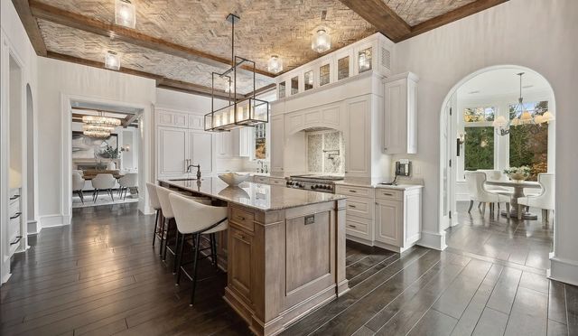 1930 Sunset Ridge Road, Northfield, IL 60093