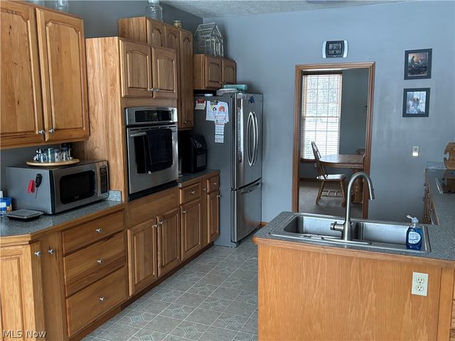 3115 Lovers Lane, Ravenna, OH 44266