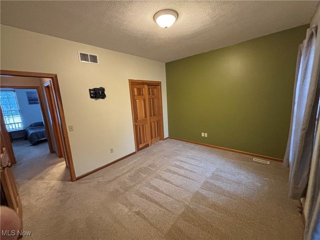 3115 Lovers Lane, Ravenna, OH 44266