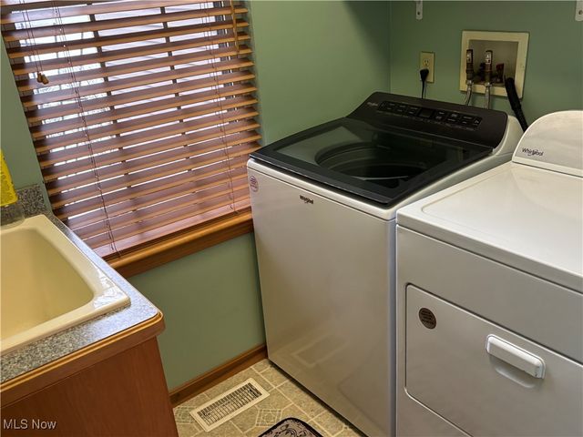 3115 Lovers Lane, Ravenna, OH 44266