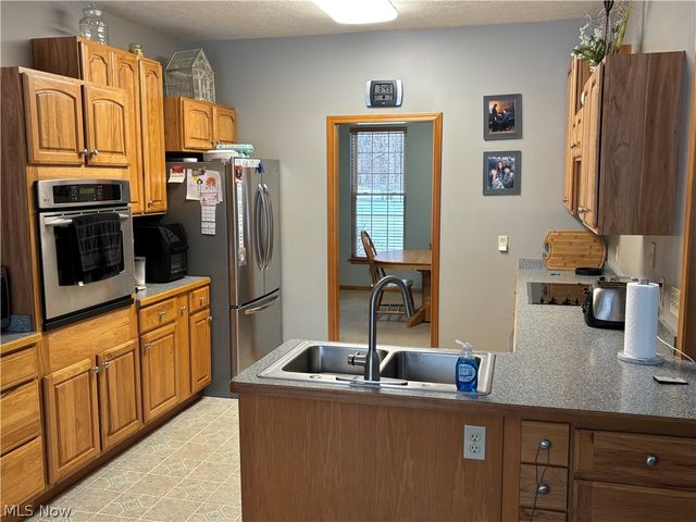 3115 Lovers Lane, Ravenna, OH 44266