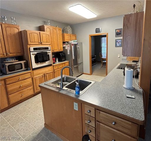 3115 Lovers Lane, Ravenna, OH 44266