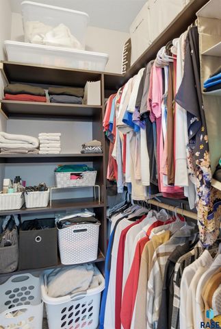 8205 E Willow Leaf St Street, Sioux Falls, SD 57110