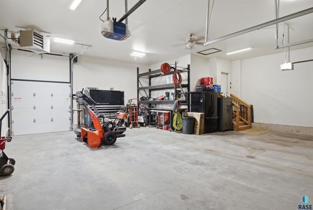 8205 E Willow Leaf St Street, Sioux Falls, SD 57110