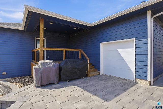 8205 E Willow Leaf St Street, Sioux Falls, SD 57110